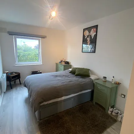 Private Double Bedroom In Modern Alloggio in famiglia